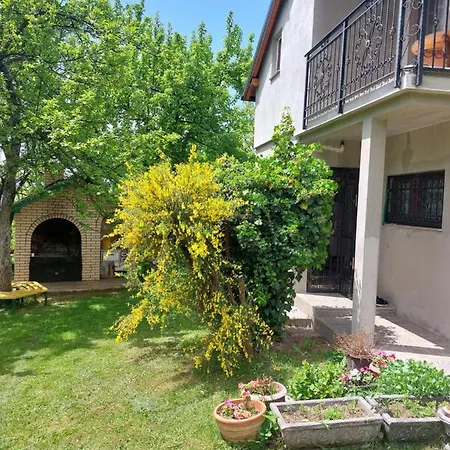 Vikendica Ahatovići