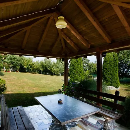 Vikendica Holiday home *